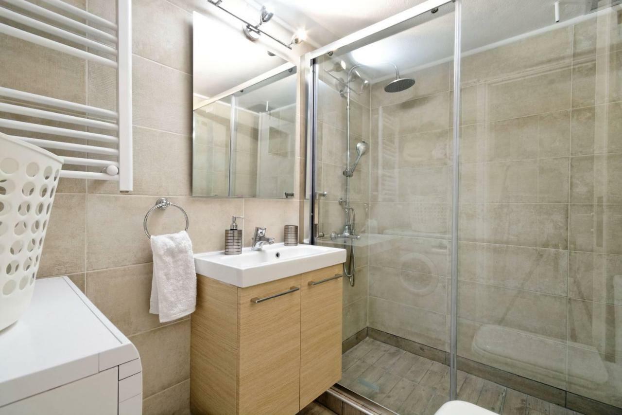 Caryatis Apartment เอเธนส์ ภายนอก รูปภาพ